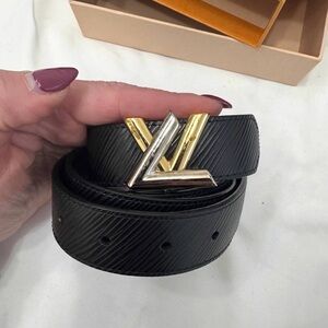 Louis Vuitton twist belt 100% authentic